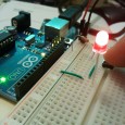 Alla fine ho ceduto e mi sono comprato il tanto desiderato Arduino. Senza sapere praticamente niente del mondo contro cui stavo andando ad impattare, ho optato per lo starter kit […]